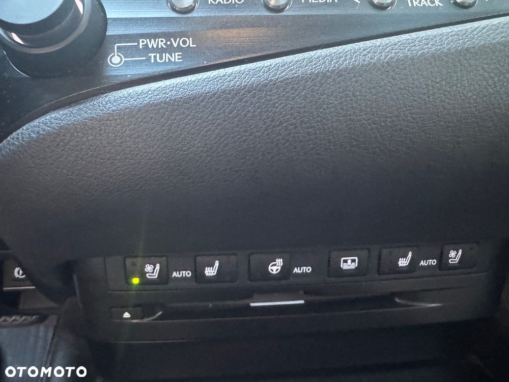 Lexus ES 300h Prestige - 22