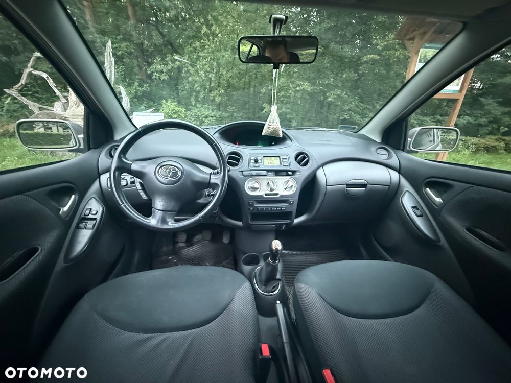 Toyota Yaris 1.3 Luna - 4