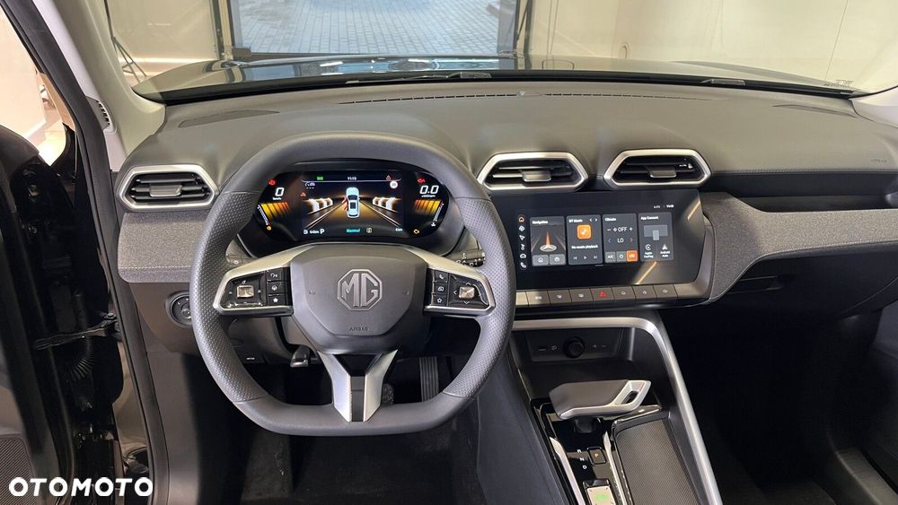 MG ZS Hybrid+ - 23