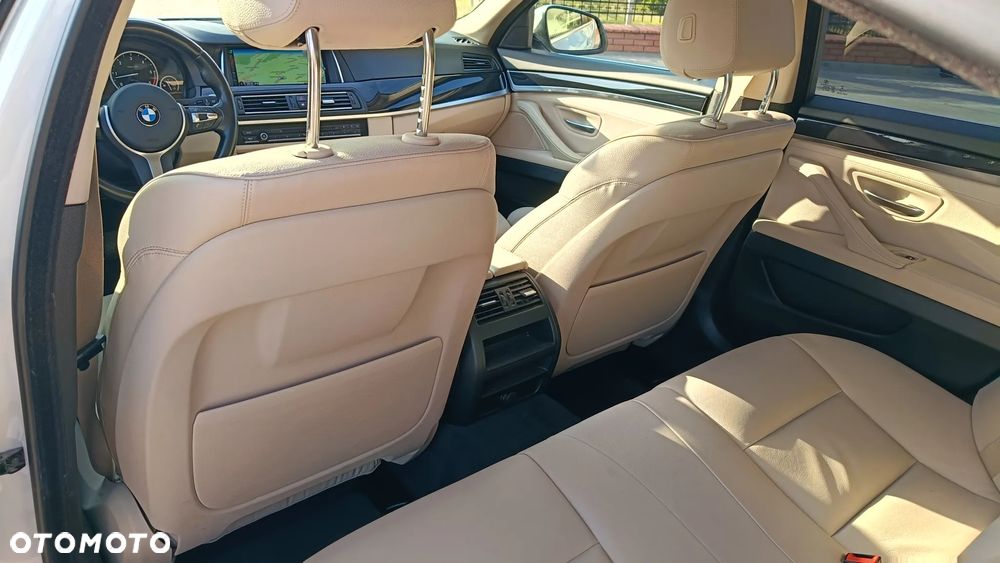 BMW Seria 5 530d xDrive Modern Line - 28