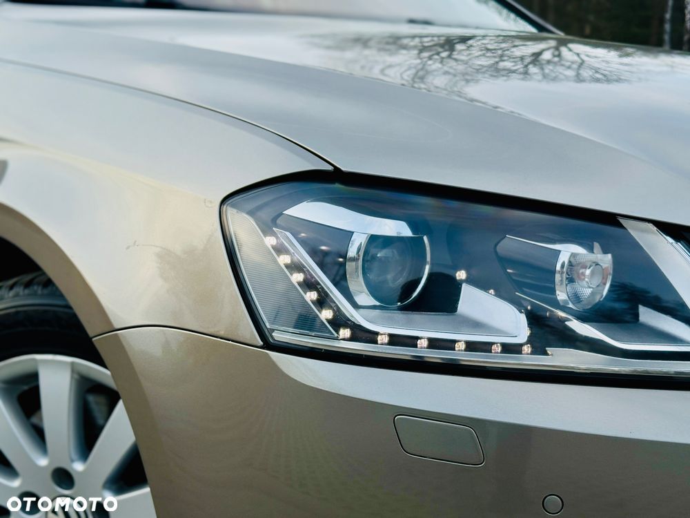 Volkswagen Passat Variant 2.0 TDI DSG BlueMotion Technology Highline - 22