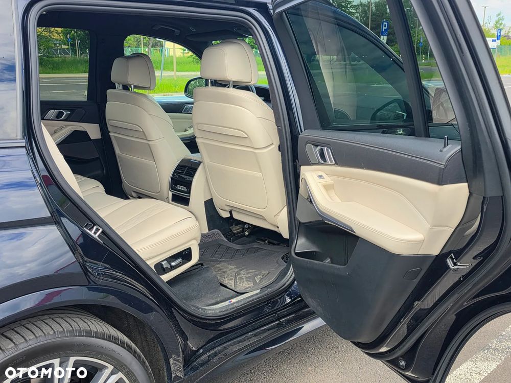 BMW X7 M50d sport - 9