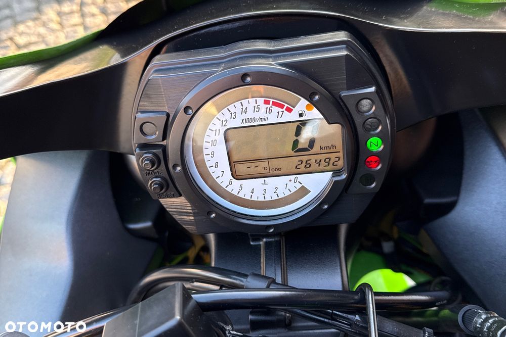 Kawasaki ZXR - 37