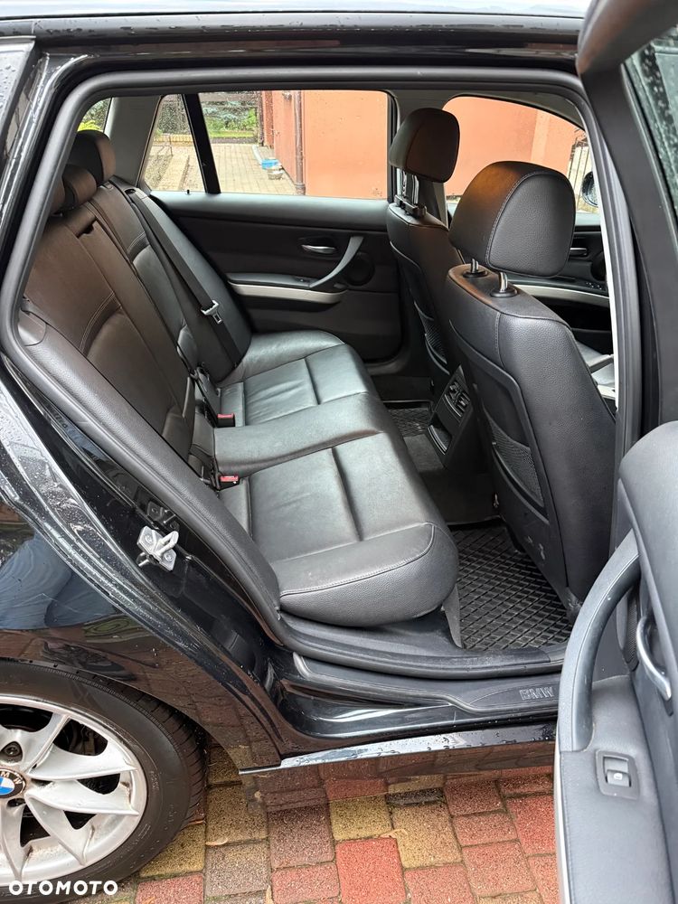 BMW Seria 3 320d DPF Efficient Dynamics Edition - 9