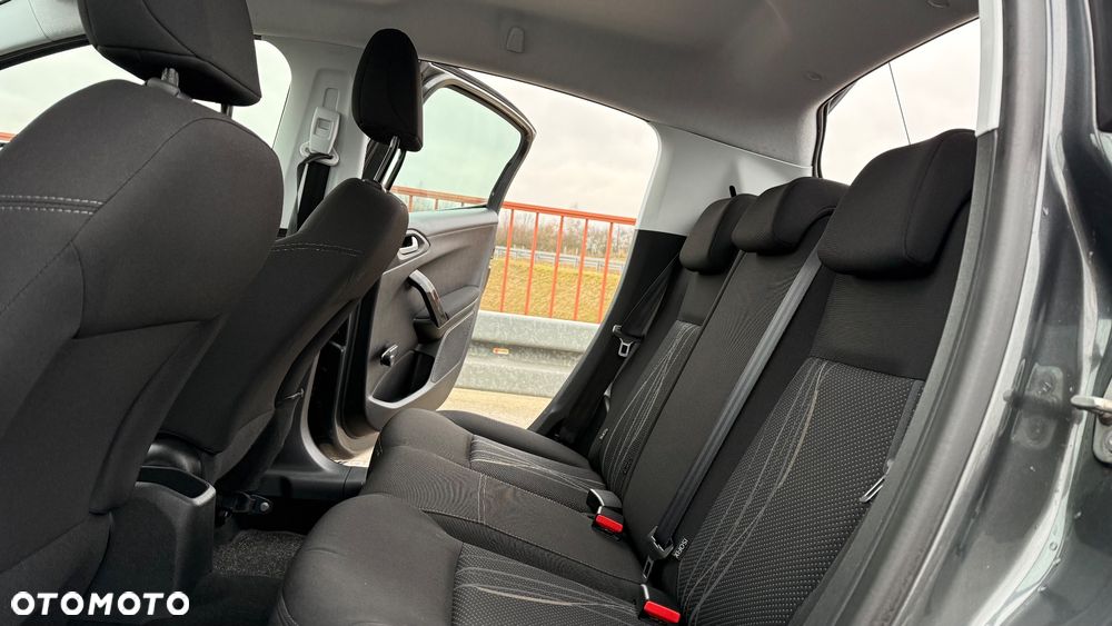 Peugeot 208 1.2 PureTech Access - 23