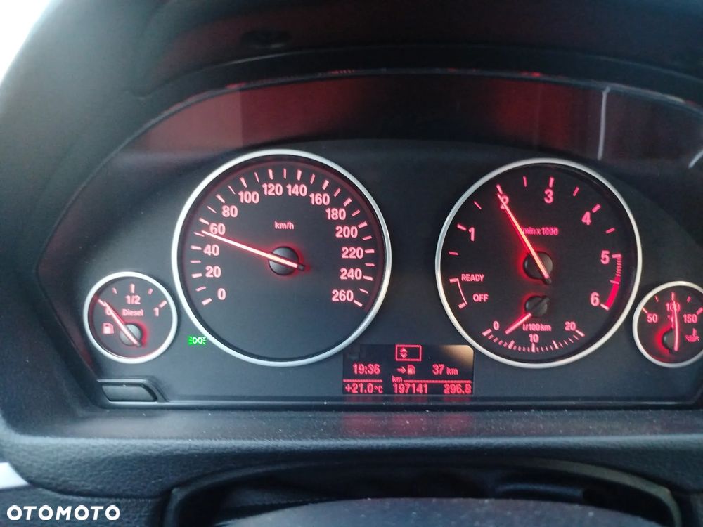 BMW Seria 3 318d Blue Performance Luxury Line - 17