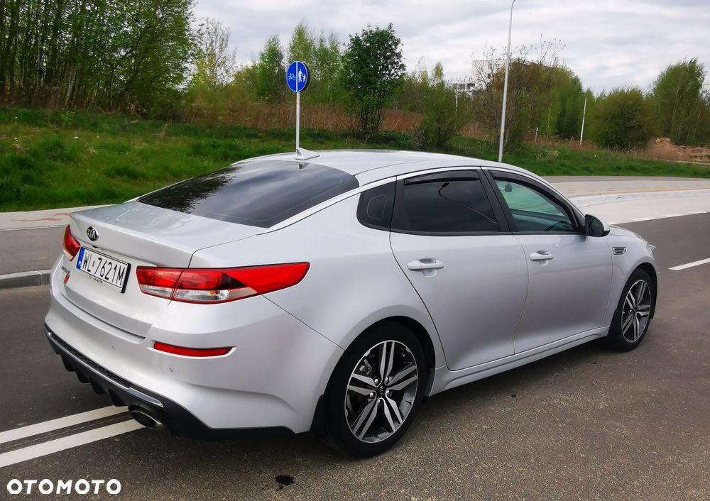 Kia Optima 2.0 M - 9