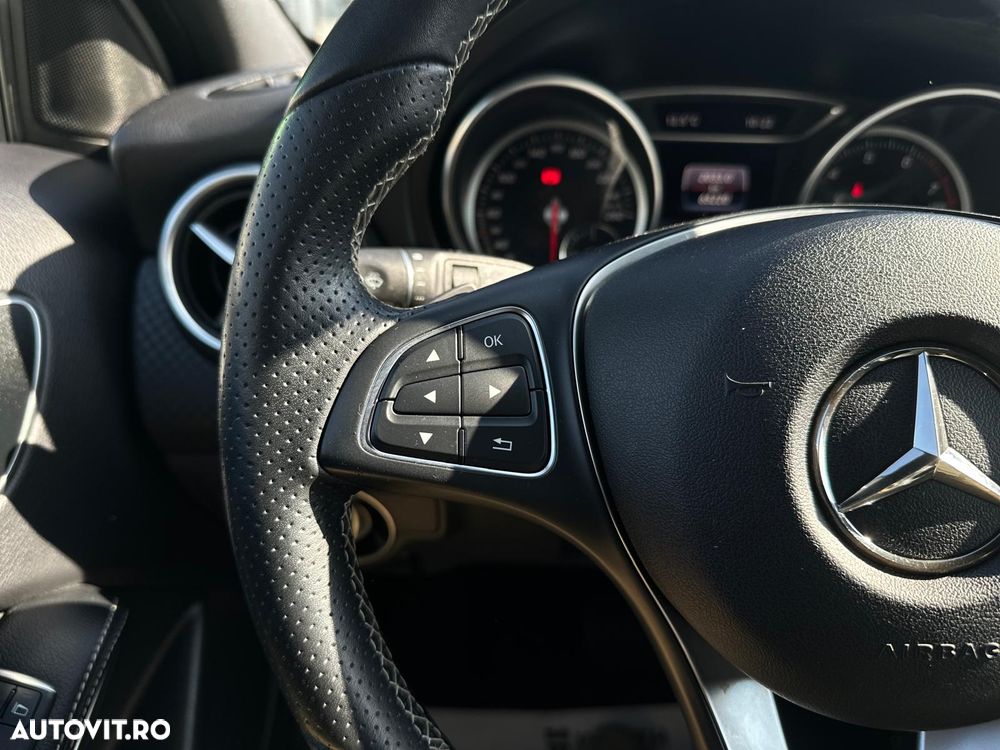 Mercedes-Benz A 180 7G-DCT Urban - 18