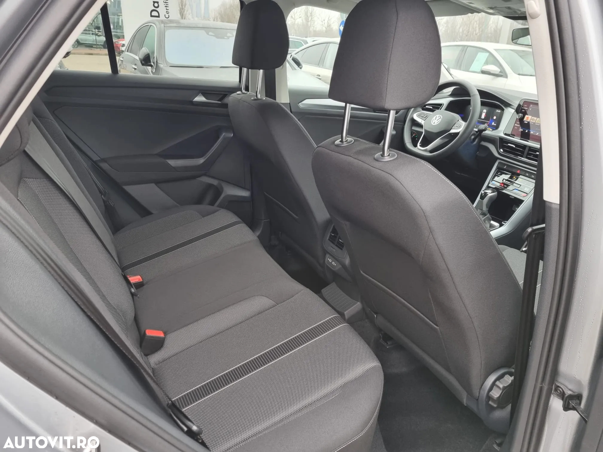 Volkswagen T-ROC 1.5 TSI DSG Advanced - 13