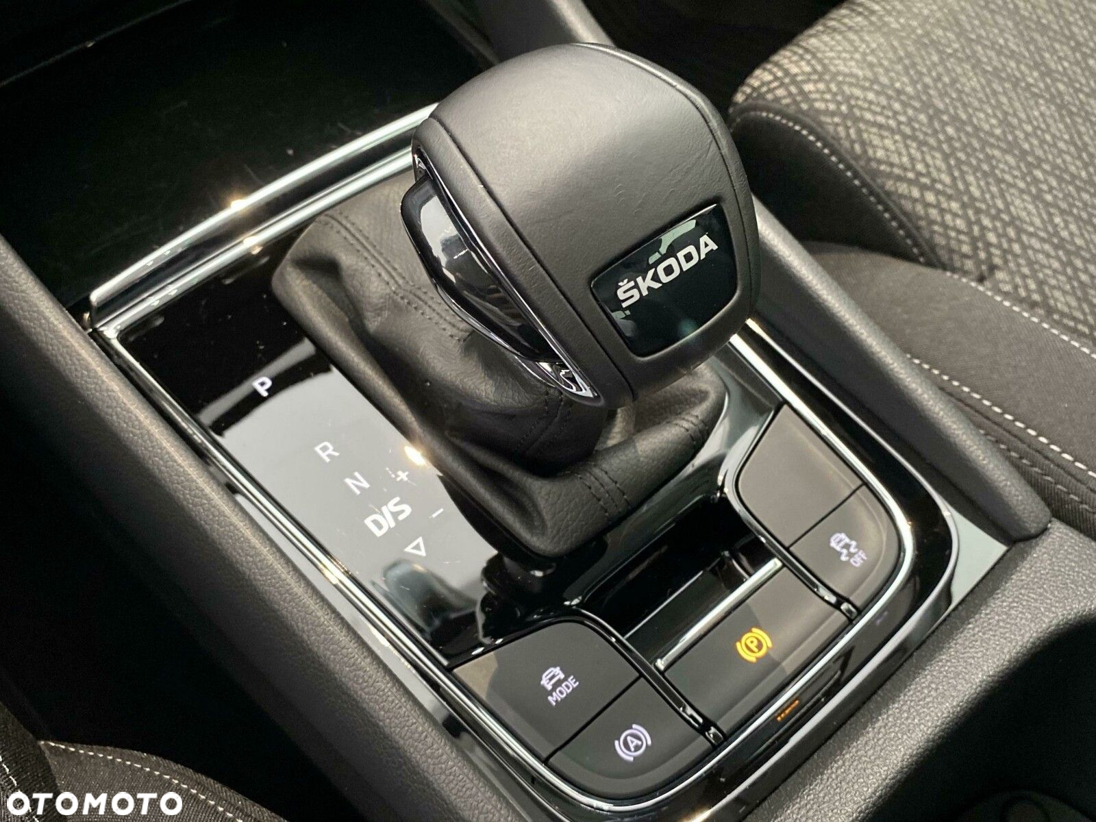 Skoda Karoq 1.5 TSI ACT 4x2 Style DSG - 32