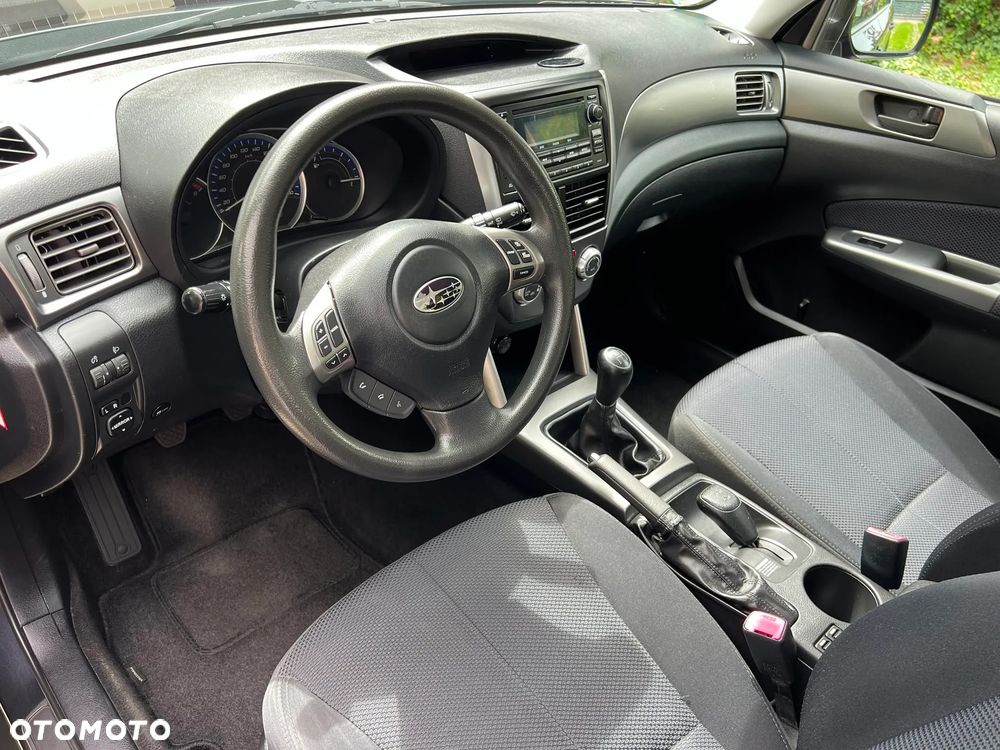Subaru Forester 2.0X Exclusive - 11
