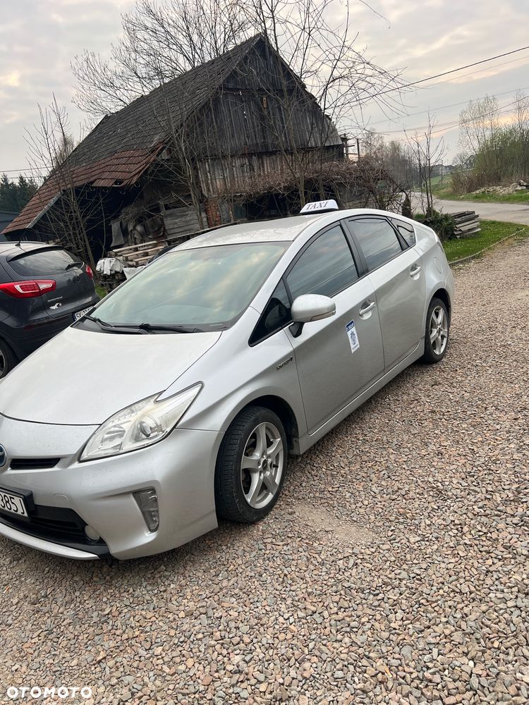 Toyota Prius (Hybrid) - 1