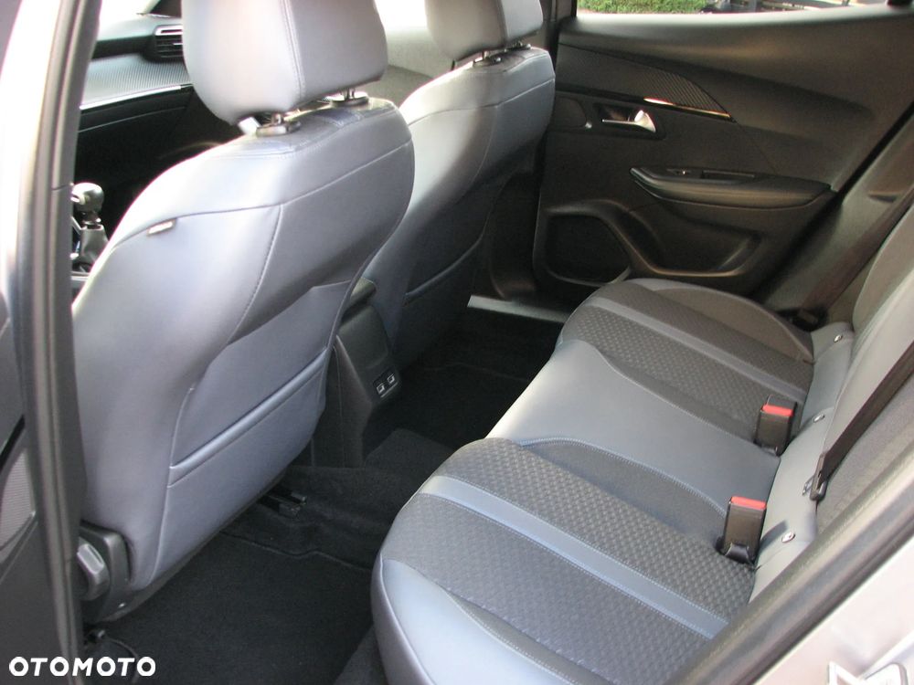 Peugeot 2008 1.5 BlueHDi Allure S&S - 16