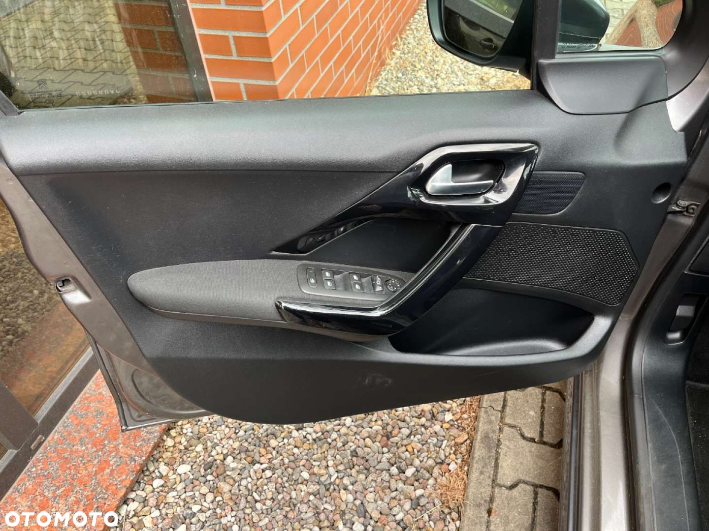 Peugeot 208 PureTech 82 Stop & Start Signature - 19