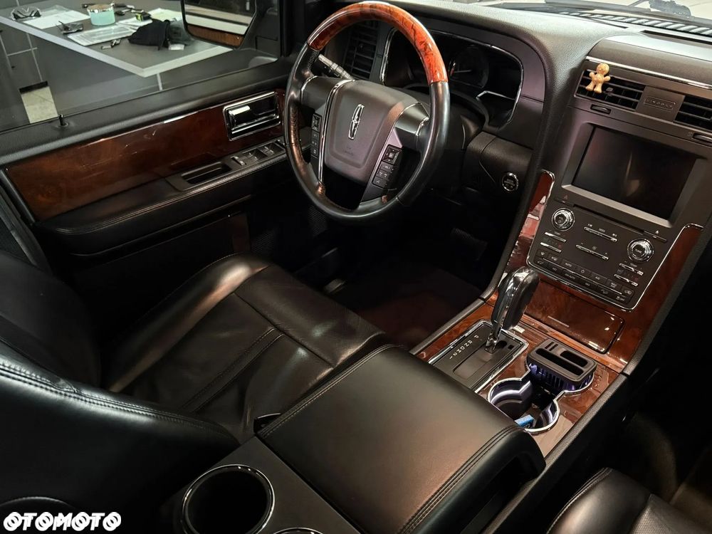 Lincoln Navigator - 13