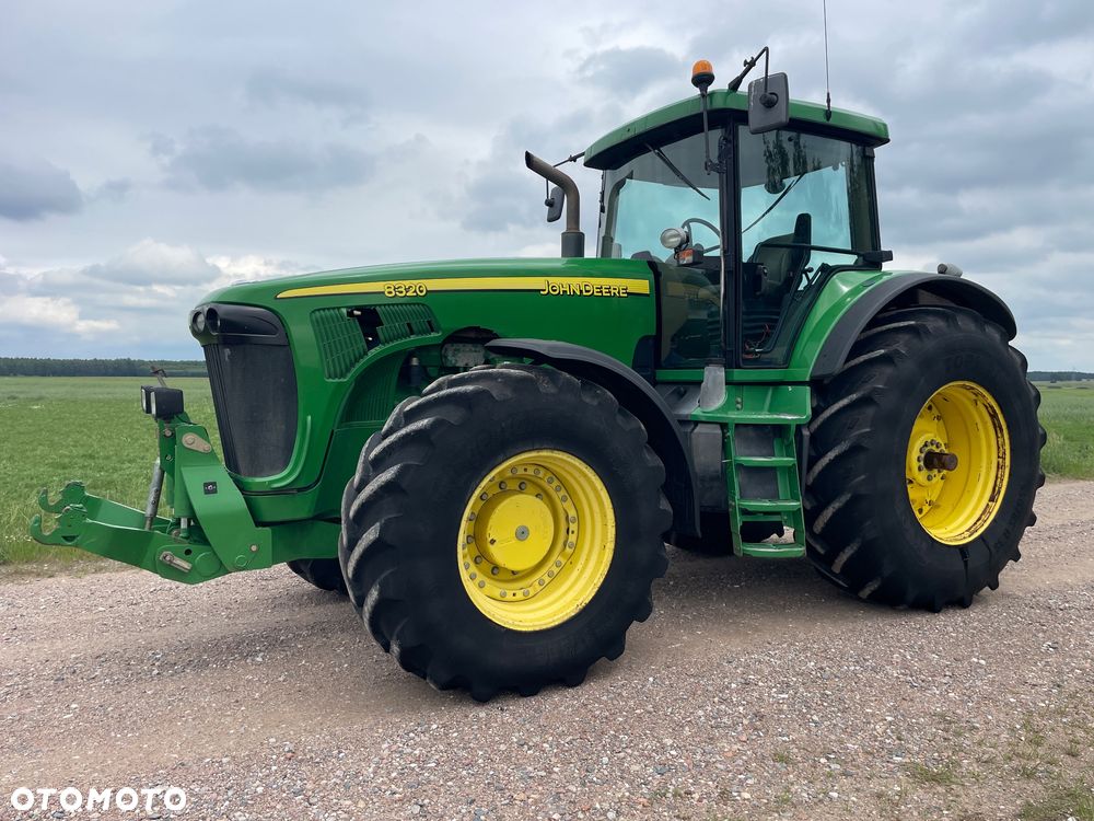 John Deere 8320 - 8