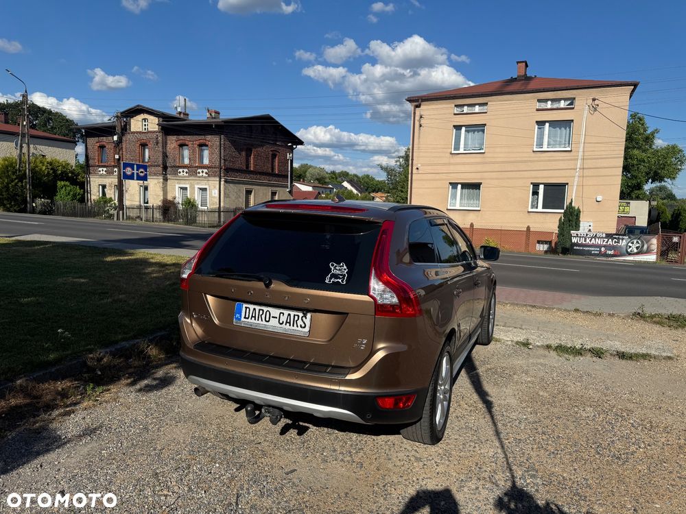 Volvo XC 60 D5 AWD Momentum - 4