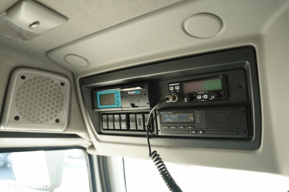 Renault / D 280 / CAMION FRIGORIFIC - 6,7 M / THERMO KING ES-600 MAX / 500 ORE DE FUNCȚIONARE MOTOR / + PLATFORMĂ HIDRAULICĂ PALFINGER - 2.000 KG / UTILIZARE REDUSĂ / - 32