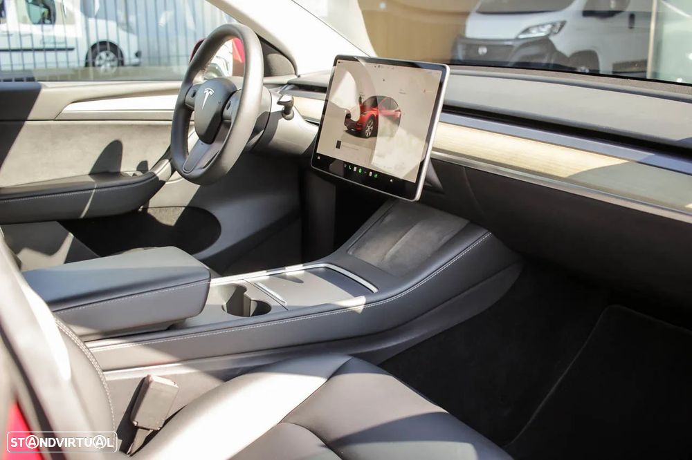 Tesla Model Y RWD - 6