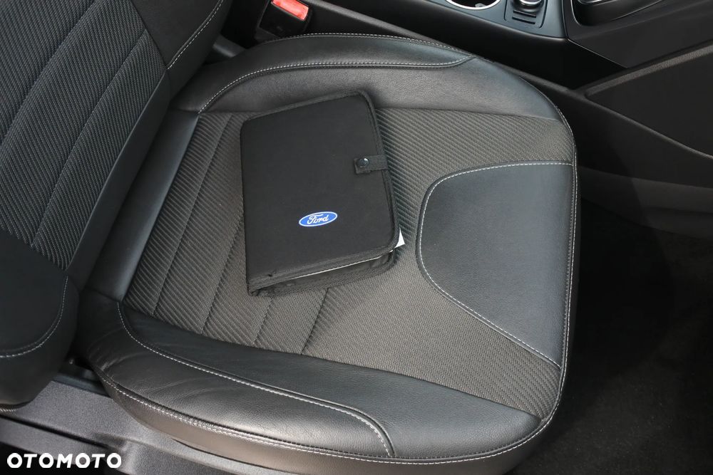 Ford Kuga 2.0 TDCi 2x4 Titanium - 7