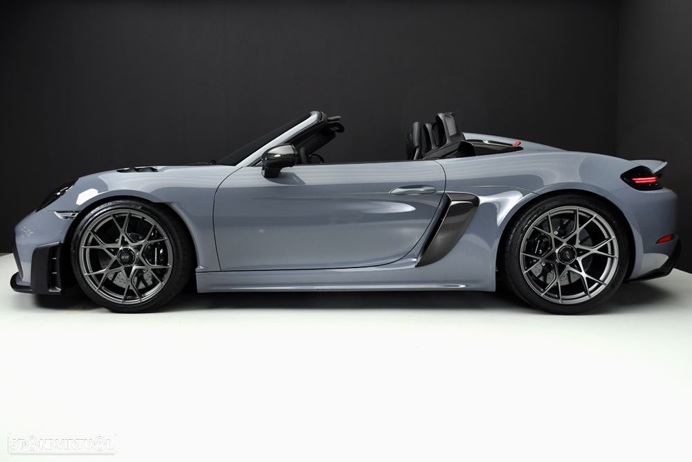 Porsche 718 Spyder RS - 3