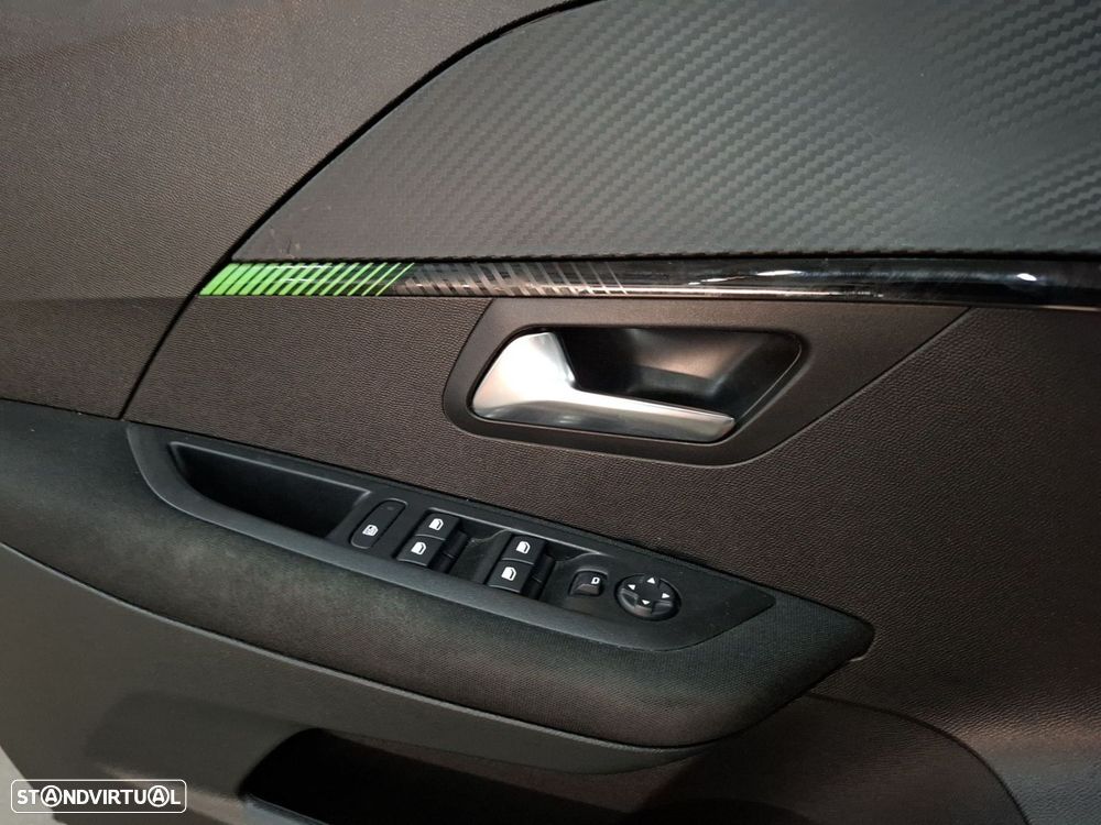 Peugeot 208 1.2 PureTech Active - 21