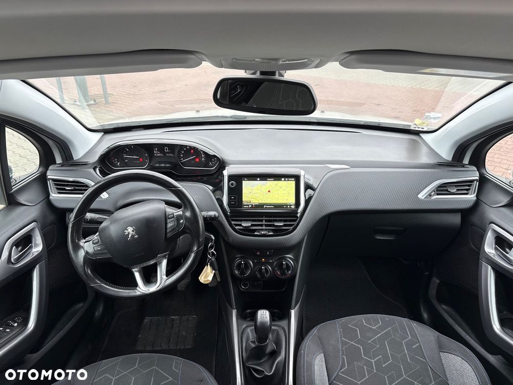 Peugeot 2008 1.2 Pure Tech Style - 21