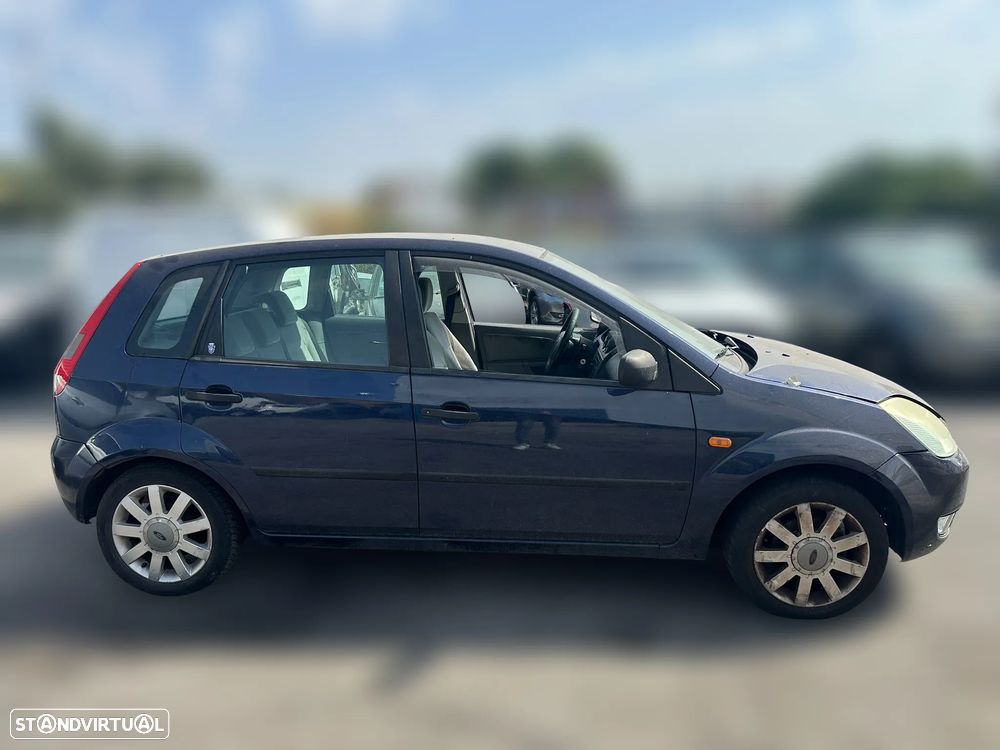 Ford Fiesta V 1.2i de 2003 para peças - 3