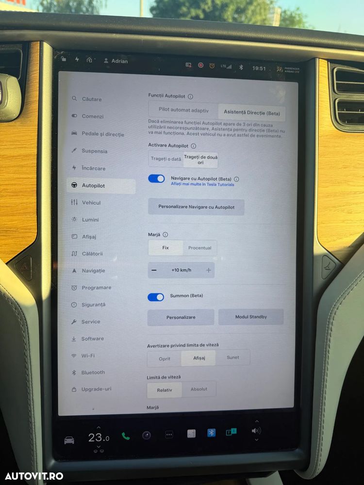 Tesla Model X - 25