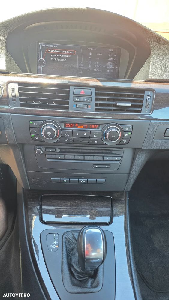 BMW Seria 3 320d xDrive Aut. - 3
