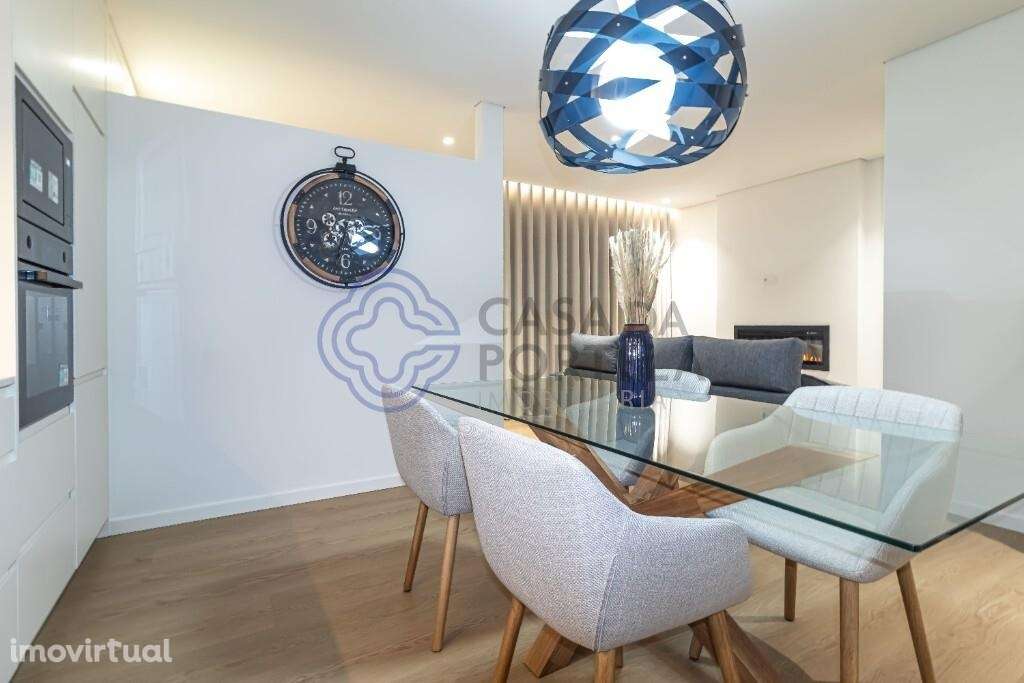 APARTAMENTO T2 COMPLETAMENTE RENOVADO, DECORADO E MOBILADO - Grande imagem: 4/52