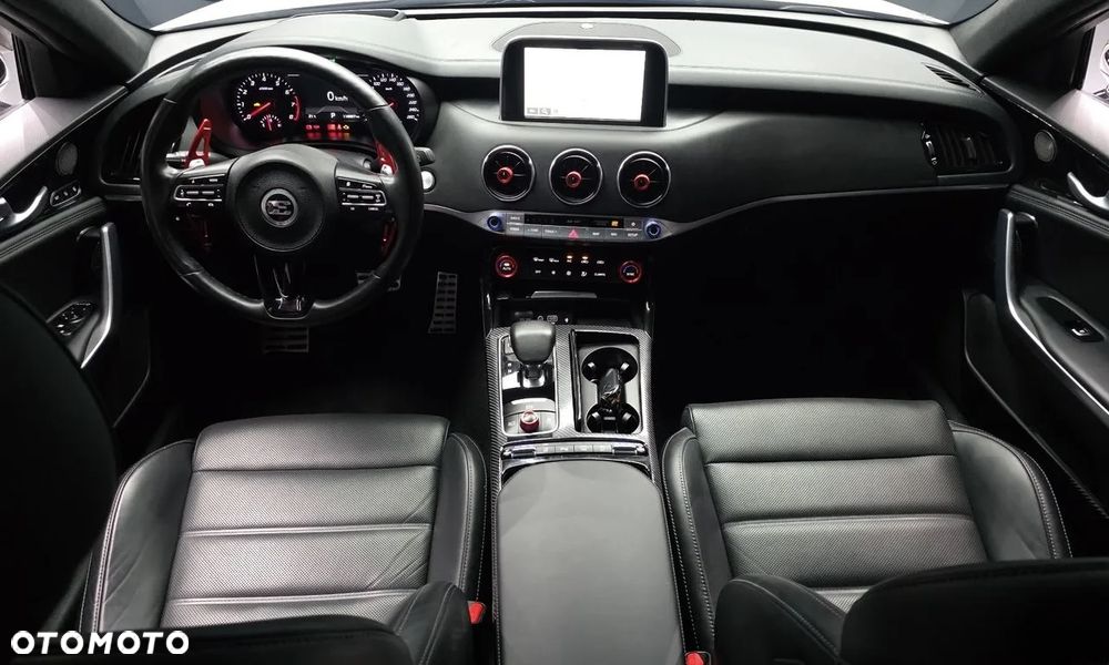 Kia Stinger - 11