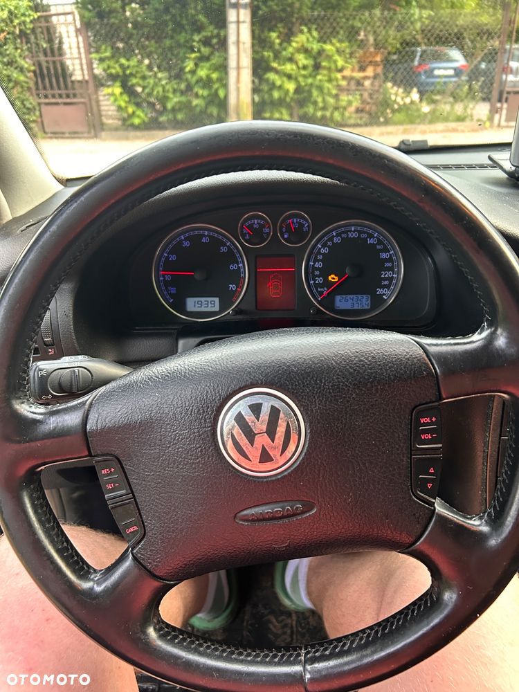 Volkswagen Passat 1.8T - 6