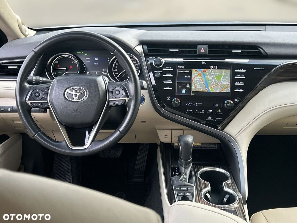 Toyota Camry 2.5 Hybrid Executive CVT - 16