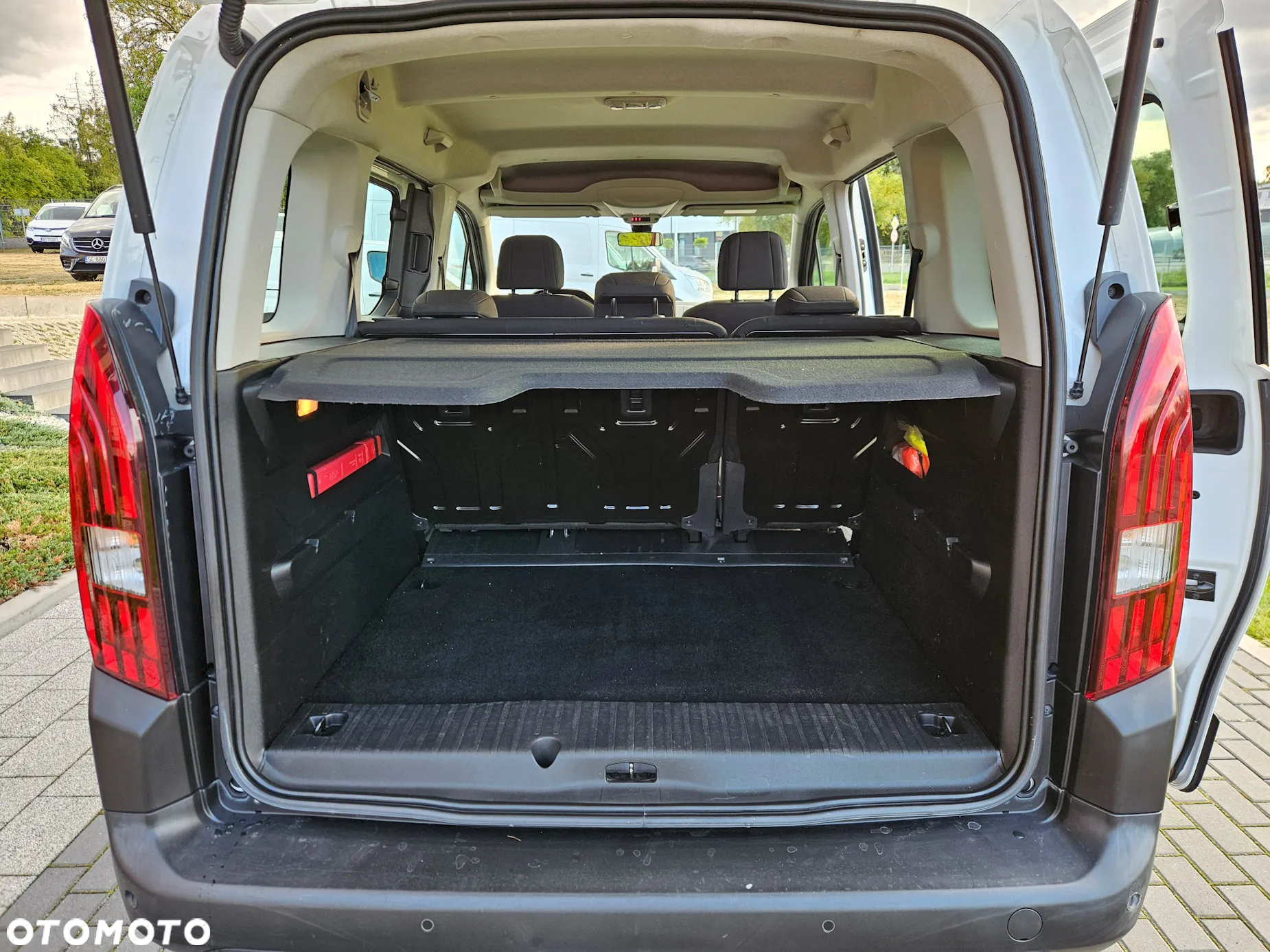 Peugeot Rifter 1.5 BlueHDI Active Pack S&S - 20