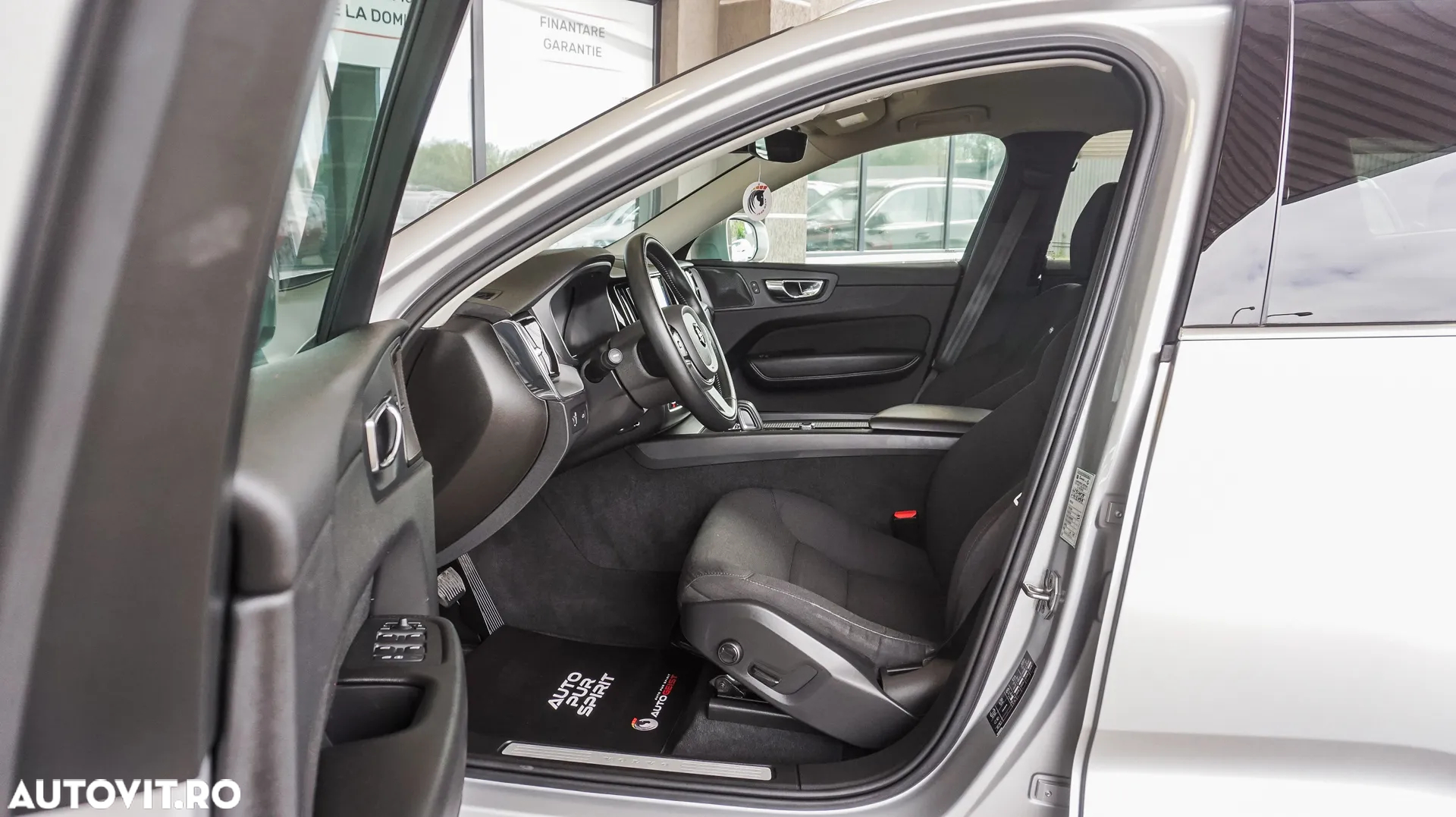 Volvo XC 60 B4 D AWD Geartronic Momentum - 28