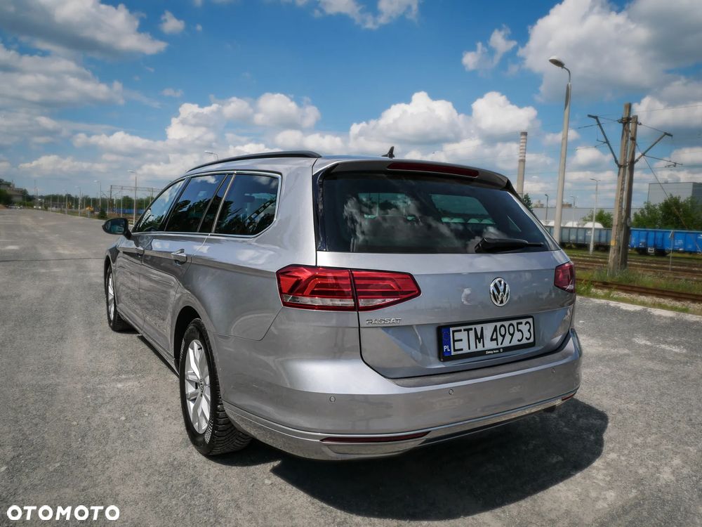 Volkswagen Passat 2.0 TDI SCR DSG Highline - 18