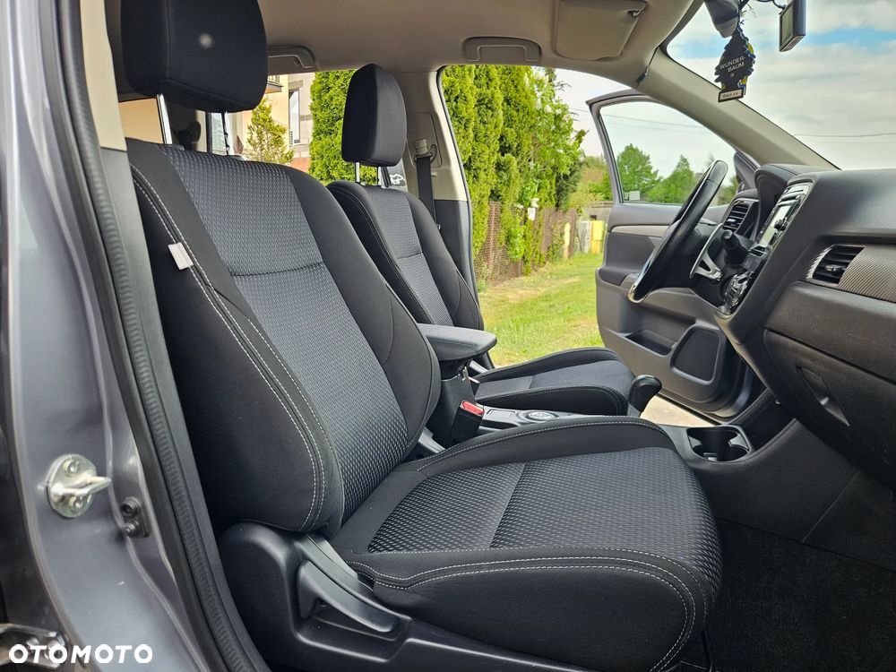 Mitsubishi Outlander 2.0 Intense Comfort 4WD CVT - 27
