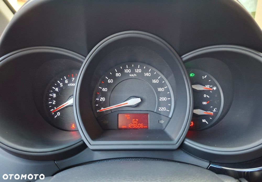 Kia Rio - 34
