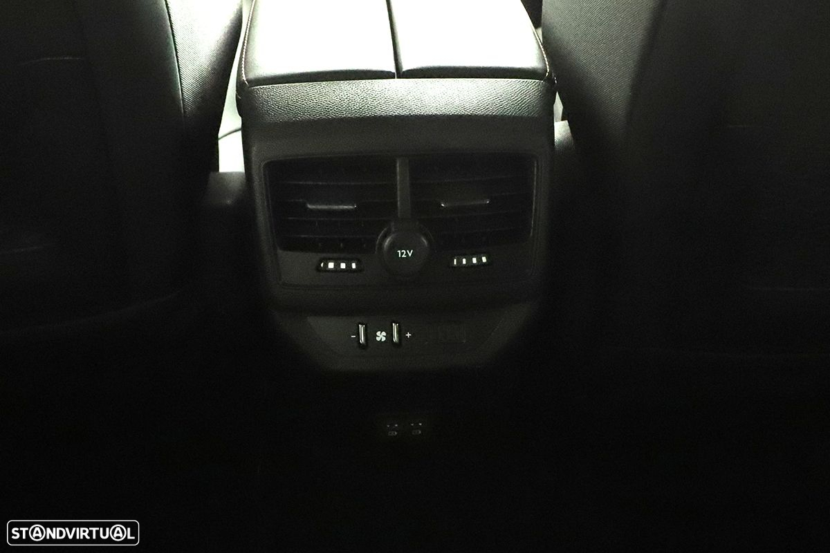 Peugeot 5008 1.2 PureTech GT EAT8 - 24