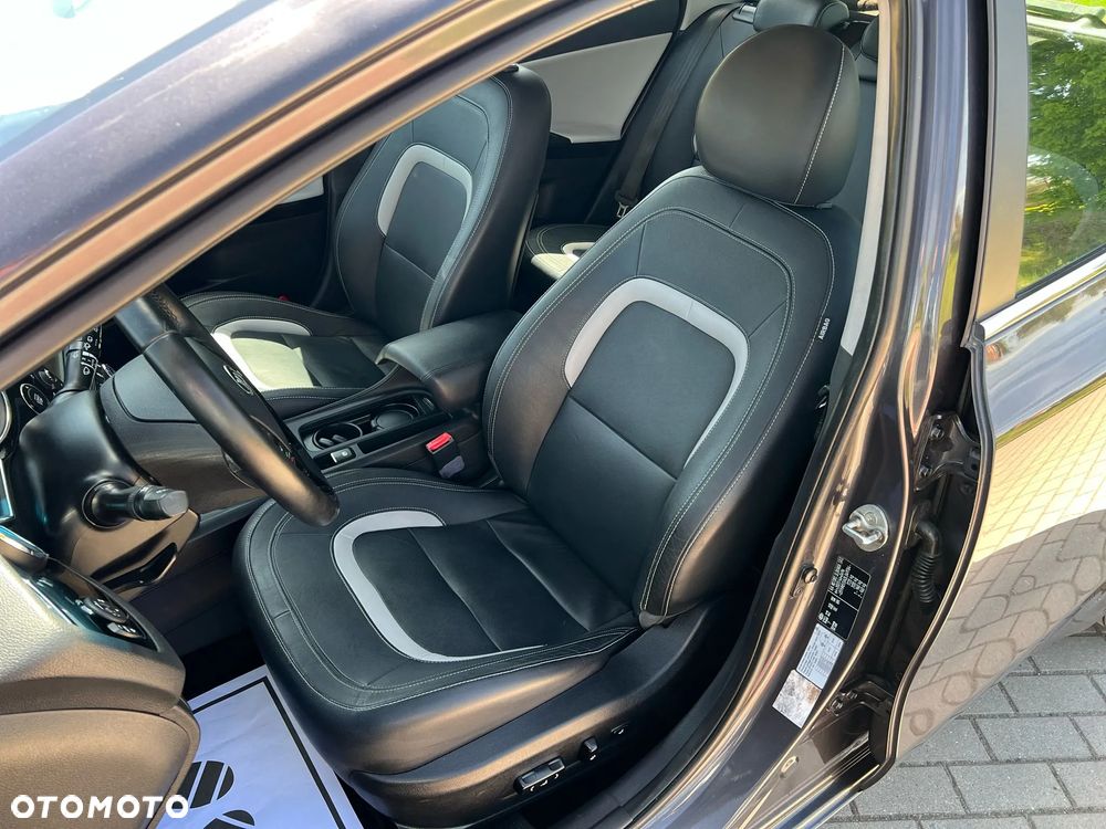 Kia Ceed 1.6 GDI ISG Vision - 16