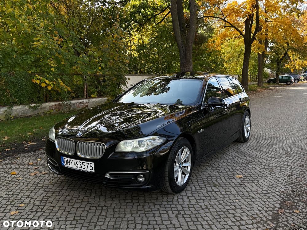 BMW Seria 5 525d Sport-Aut Modern Line - 1