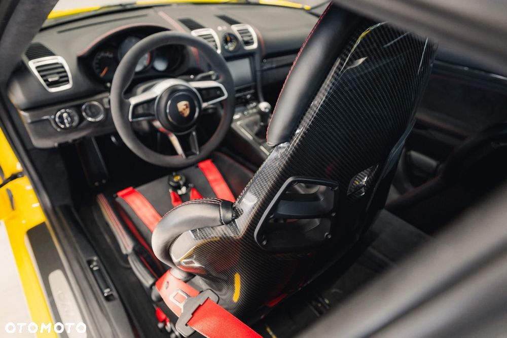 Porsche Cayman GT4 - 33