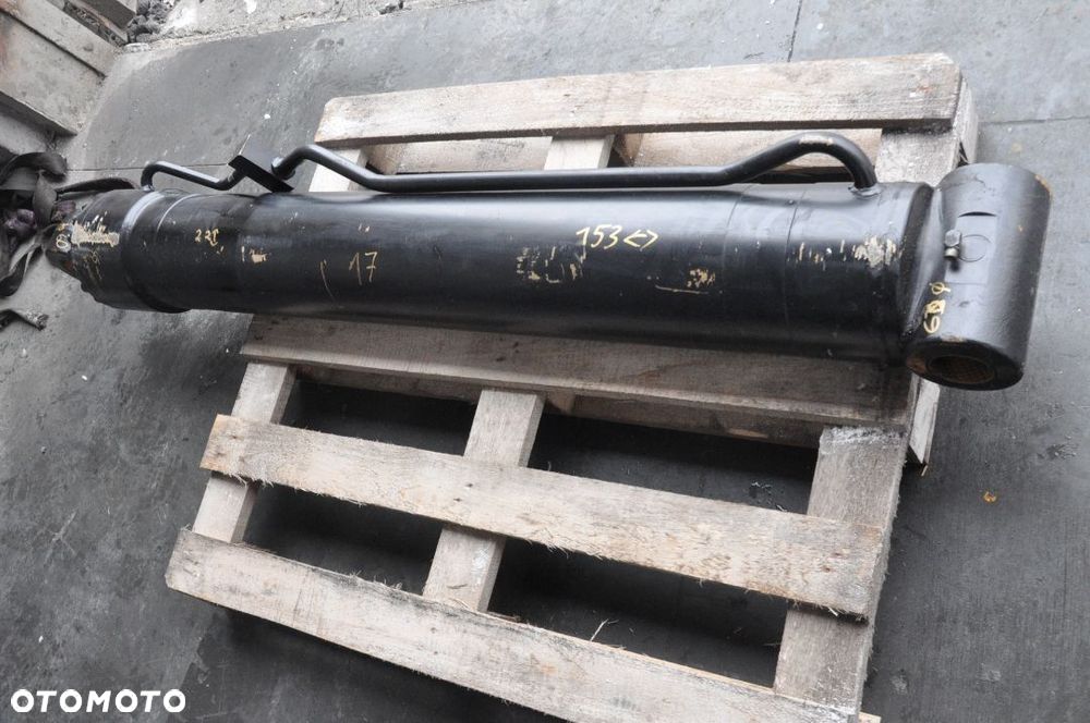 SIŁOWNIK HYDRAULICZNY MANITOU 1840 DŁ. 153 CM