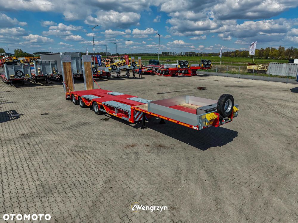 MAX Trailer 3 osiowe semi pod ciągnik lowdeck - 14