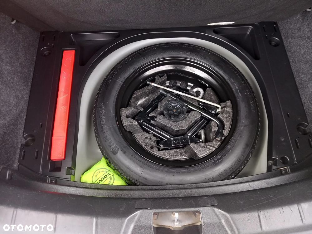Volvo V40 D2 Kinetic - 12