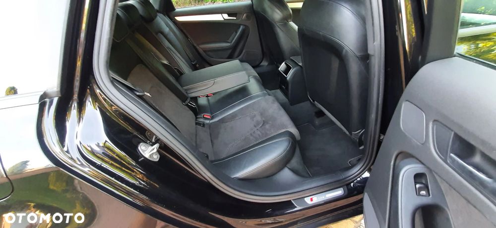 Audi A4 Limousine - 16