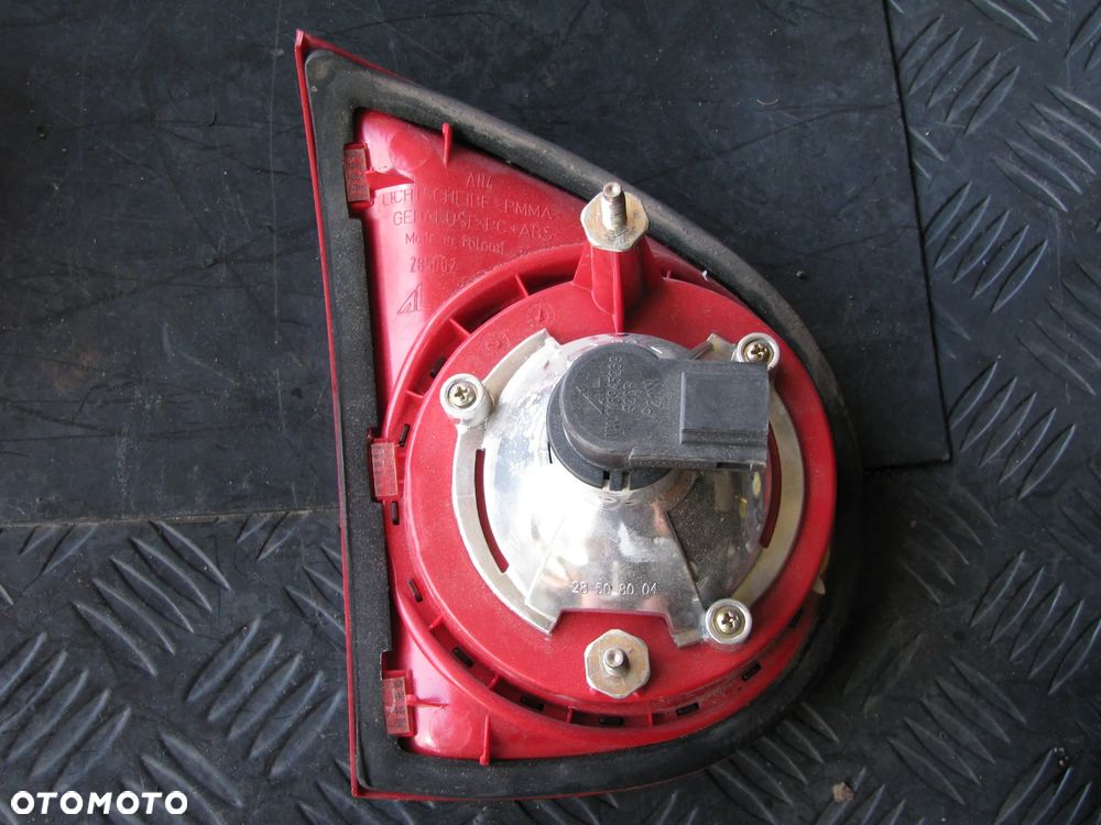 Lampa Tył tylna Prawa Volkswagen Golf V MK5 w klapę - 2