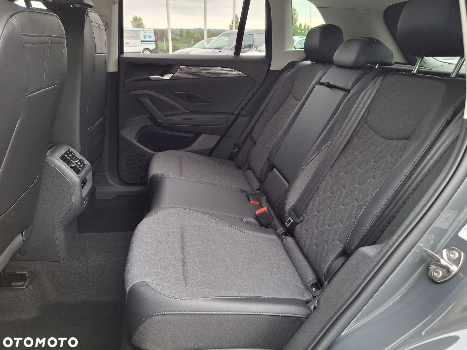 Volkswagen Tiguan - 14