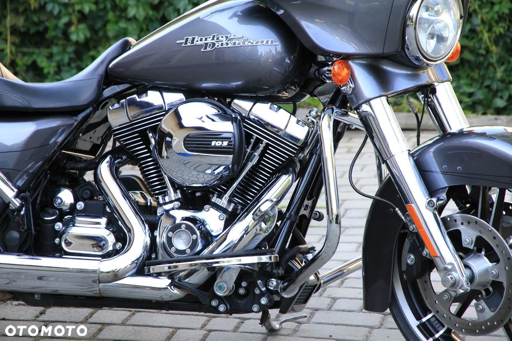 Harley-Davidson Touring Street Glide - 10